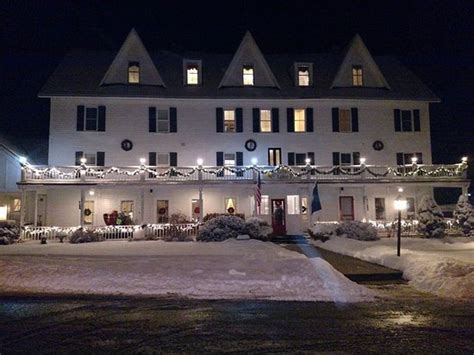 Echo lake inn - THE ECHO LAKE INN. View Our Rooms. The Inn offers fine Vermont lodging with 23 rooms, some with private jacuzzi and fireplace, and 7 condos, plus a swimming pool, …